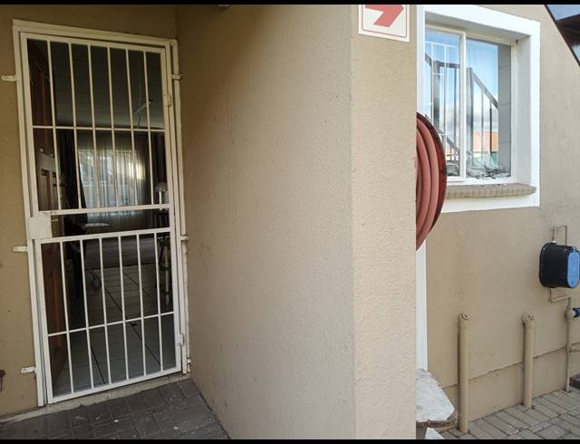 2 BEDROOM SECTIONAL TITLE FOR SALE IN COMET